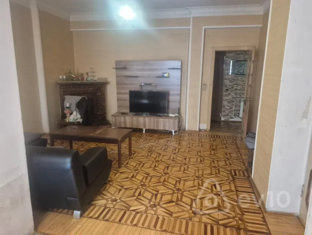 Kirayə verilir 3 otaqlı köhnə tikili 95 m²