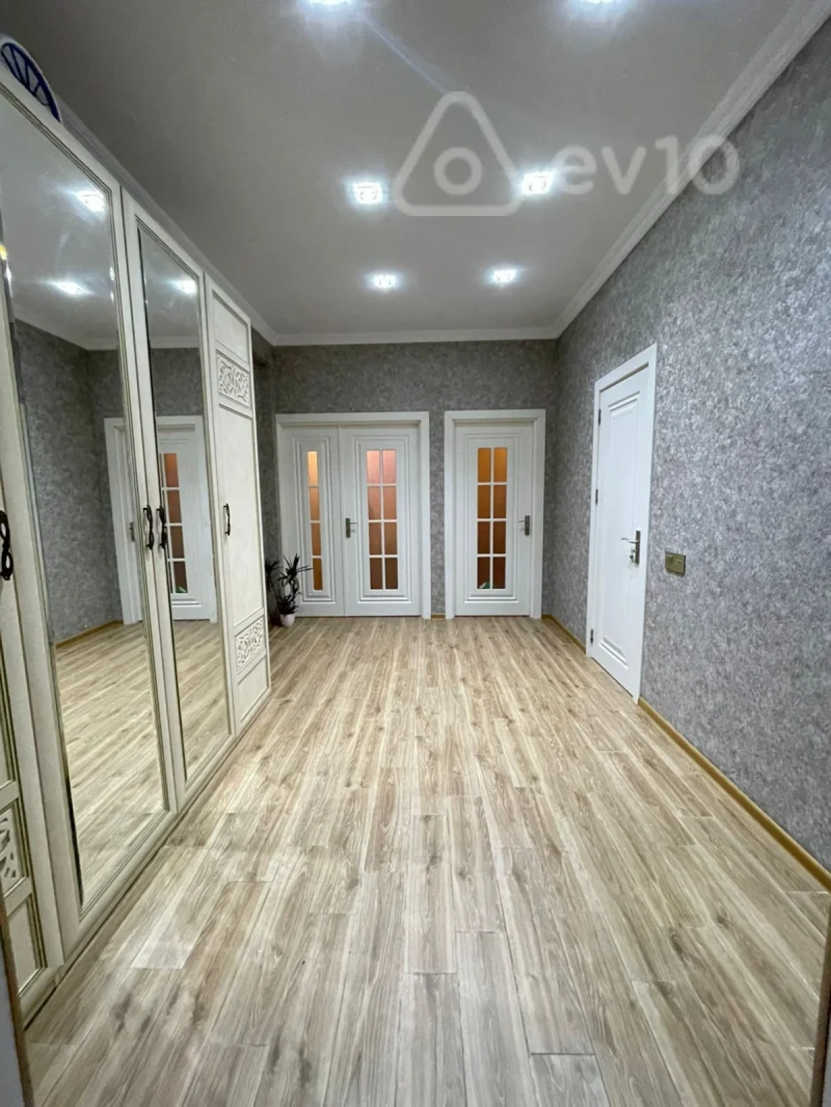 Satılır 2 otaqlı yeni tikili 65 m²
