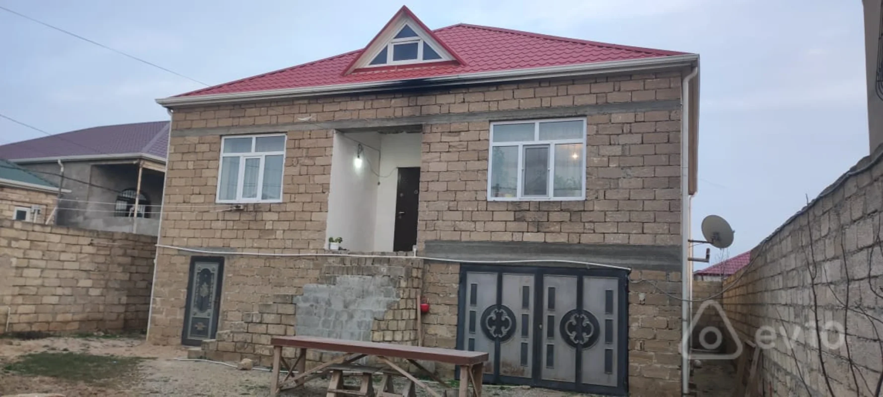 Satılır 4 otaqlı həyət evi 150 m²