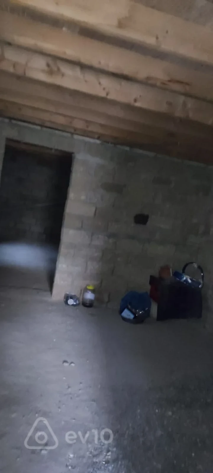 Satılır 4 otaqlı həyət evi 150 m²