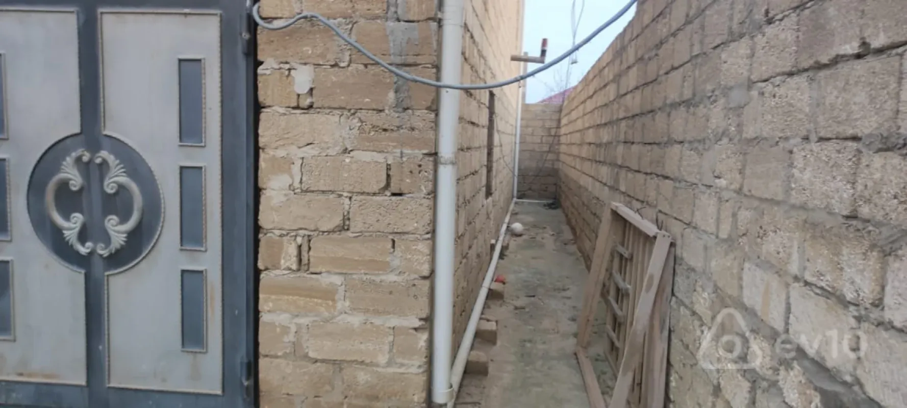 Satılır 4 otaqlı həyət evi 150 m²
