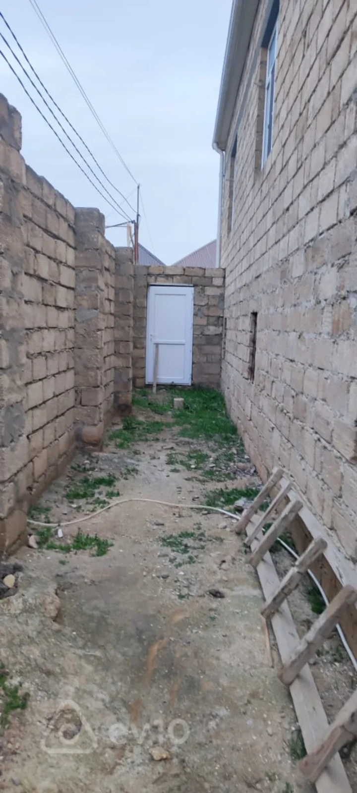 Satılır 4 otaqlı həyət evi 150 m²