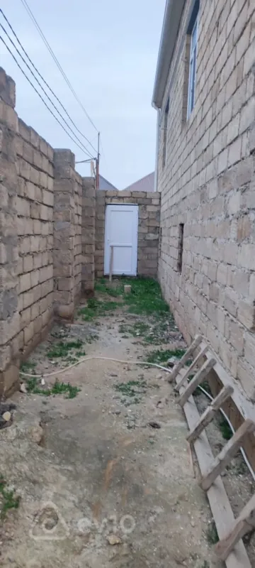 Satılır 4 otaqlı həyət evi 150 m²