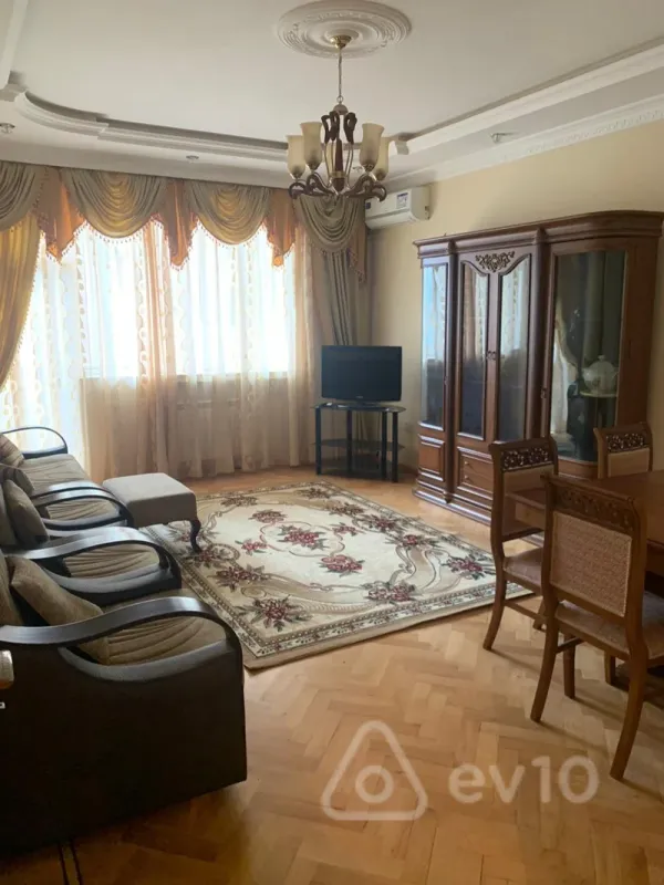 Kirayə verilir 2 otaqlı yeni tikili 87 m²