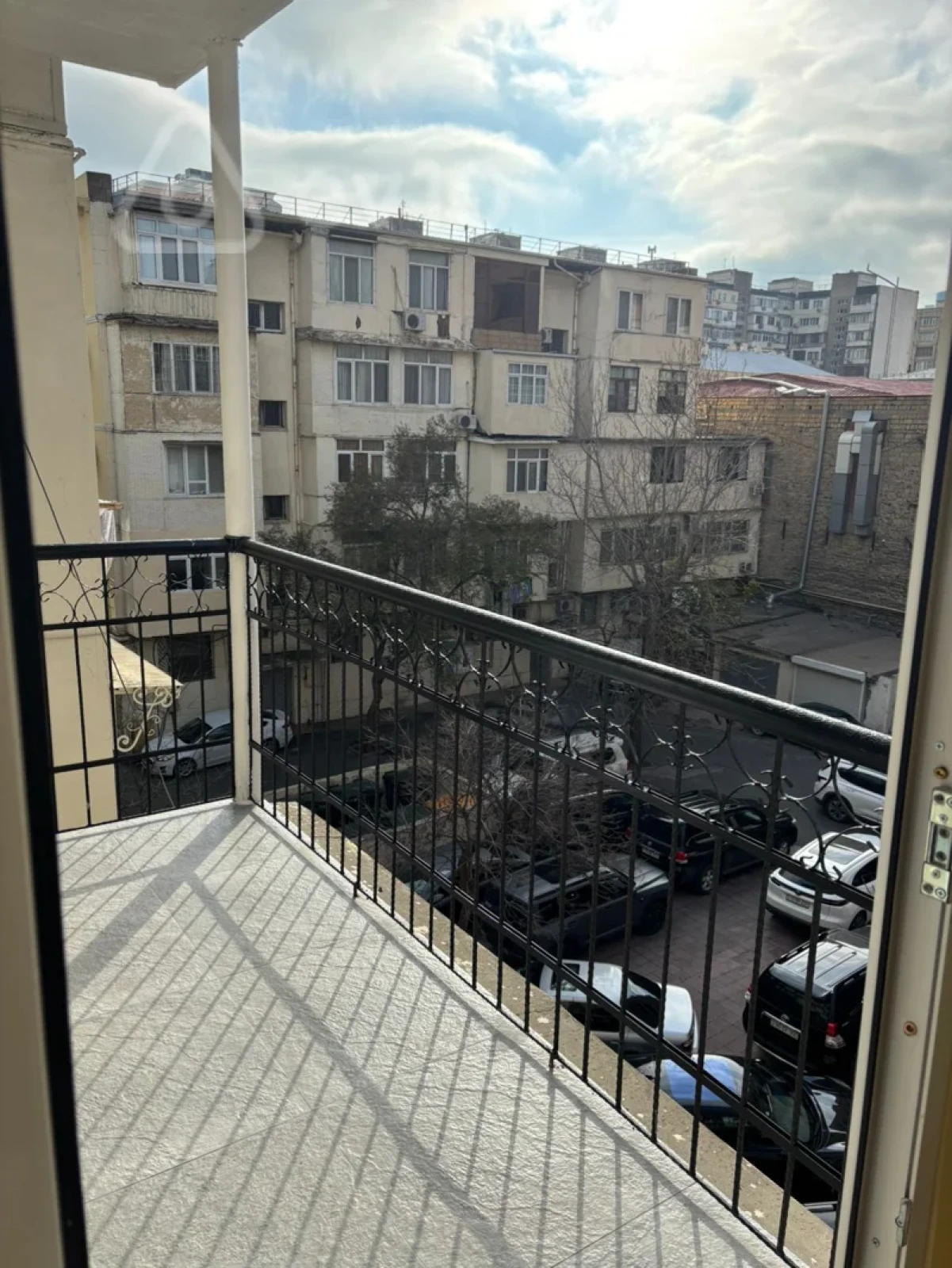 Kirayə verilir 2 otaqlı köhnə tikili 65 m²