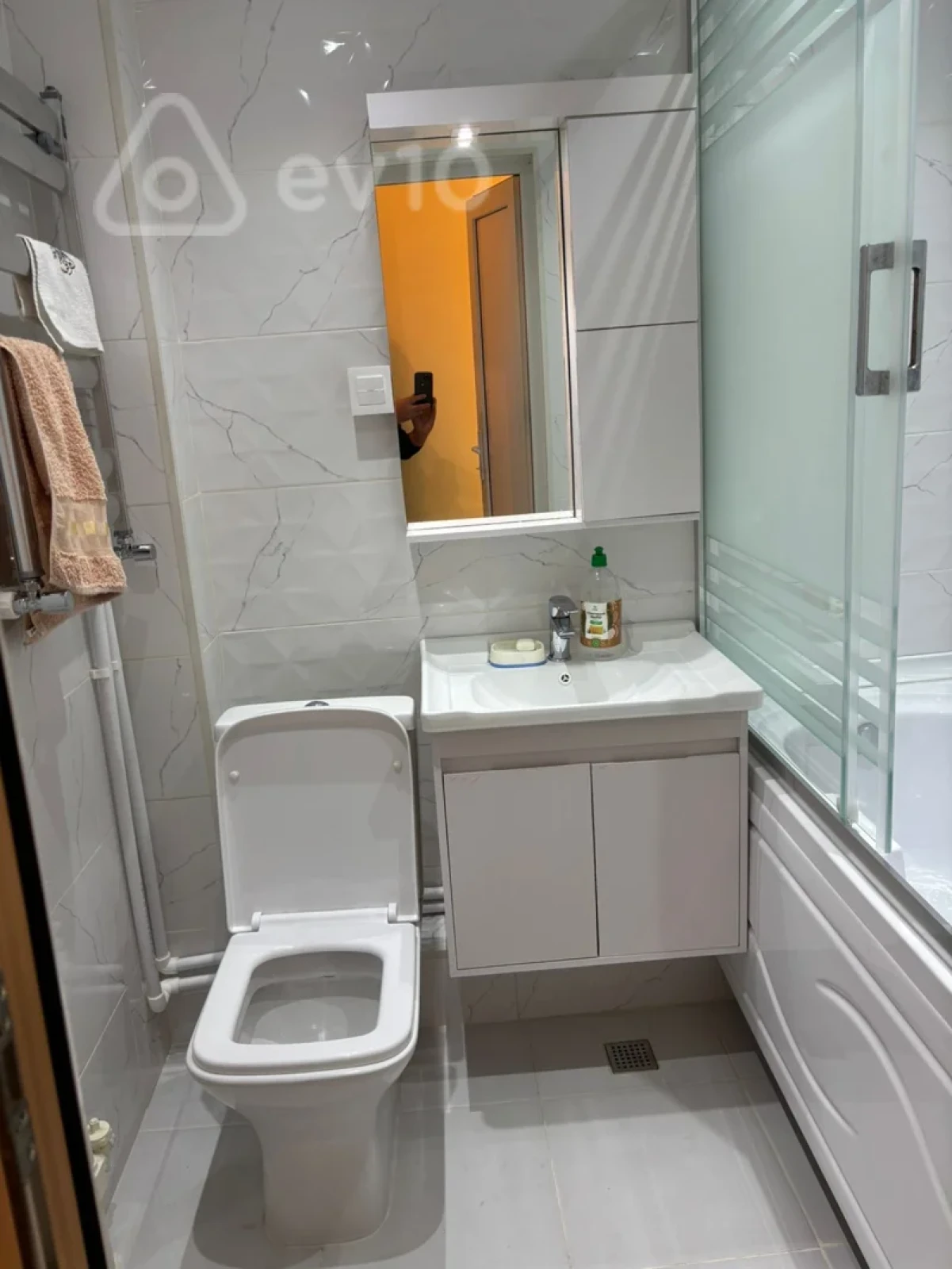 Kirayə verilir 2 otaqlı köhnə tikili 65 m²