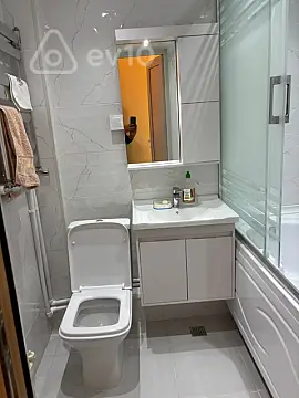 Kirayə verilir 2 otaqlı köhnə tikili 65 m²