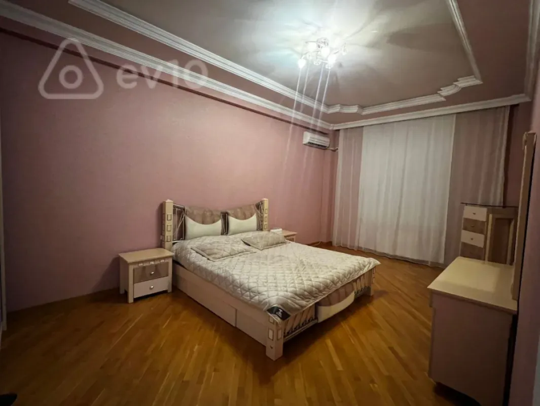 Kirayə verilir 3 otaqlı yeni tikili 123 m²