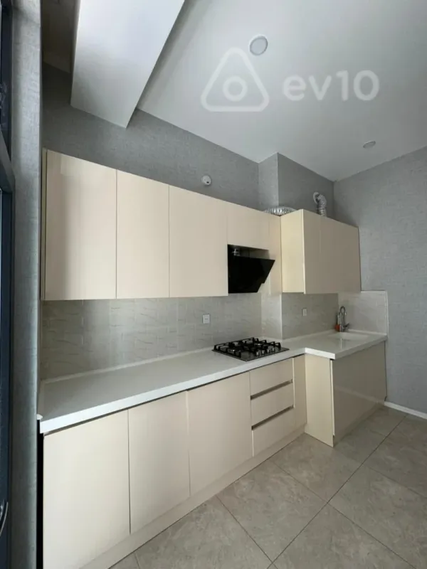 Kirayə verilir 2 otaqlı yeni tikili 66 m²