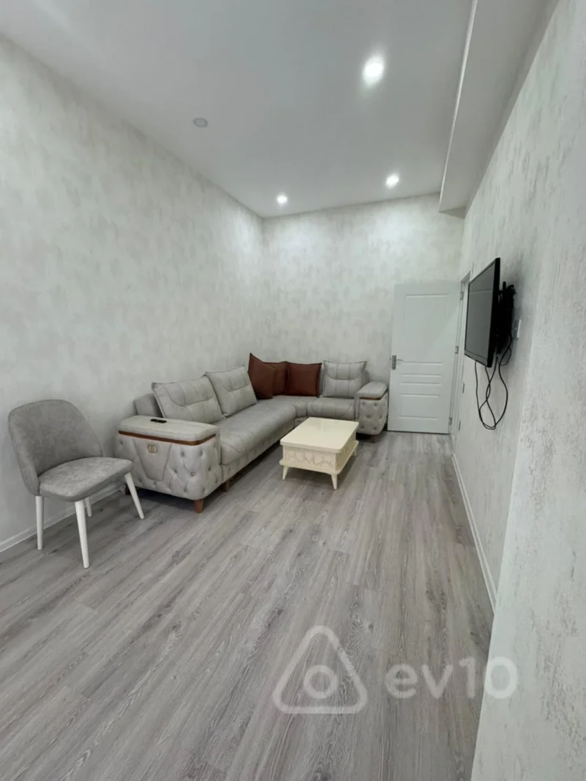 Kirayə verilir 2 otaqlı yeni tikili 66 m²