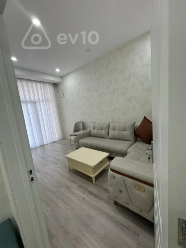 Kirayə verilir 2 otaqlı yeni tikili 66 m²