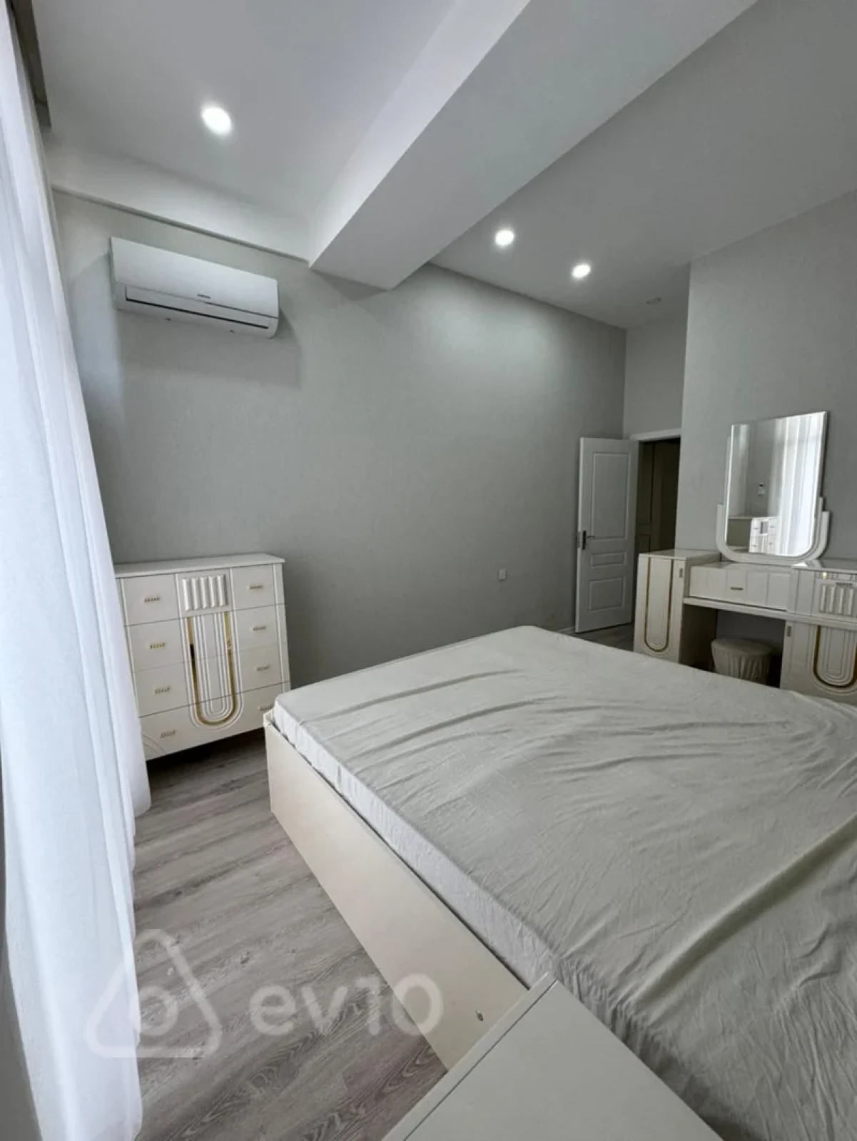 Kirayə verilir 2 otaqlı yeni tikili 66 m²