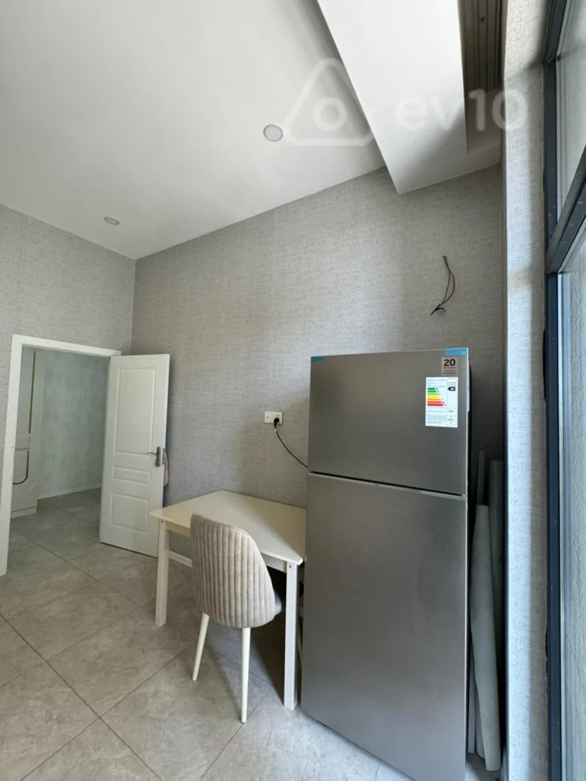 Kirayə verilir 2 otaqlı yeni tikili 66 m²