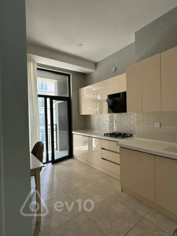 Kirayə verilir 2 otaqlı yeni tikili 66 m²