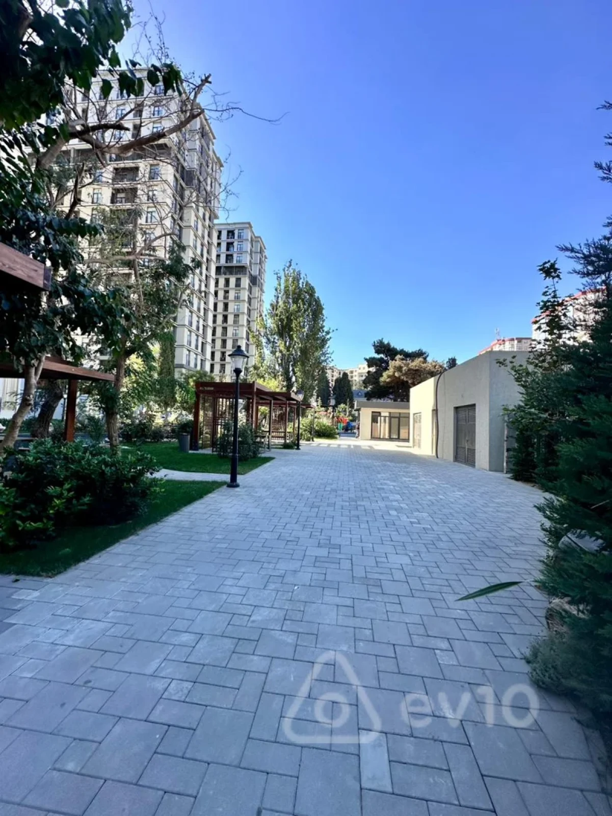 Kirayə verilir 2 otaqlı yeni tikili 66 m²