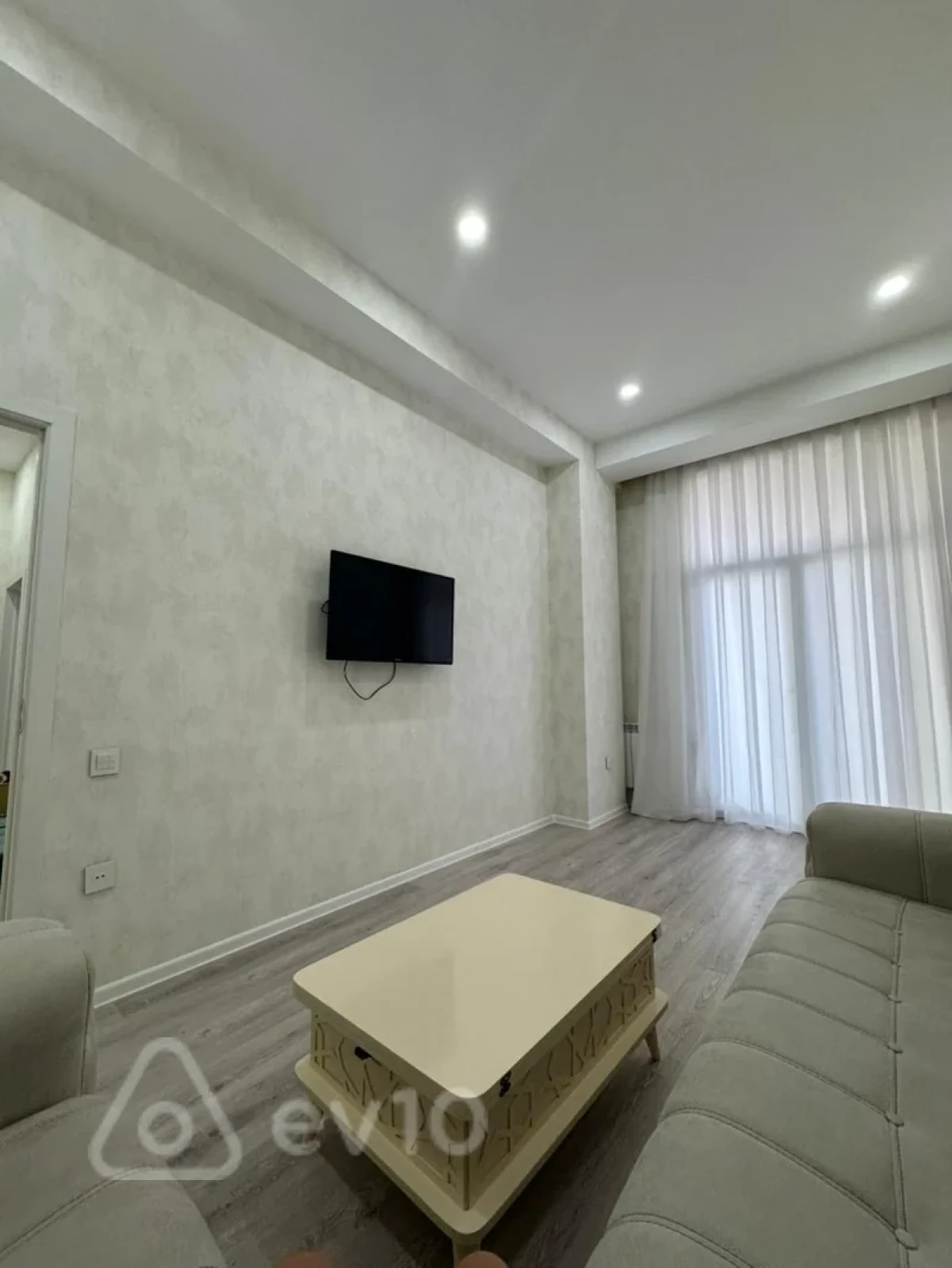 Kirayə verilir 2 otaqlı yeni tikili 66 m²