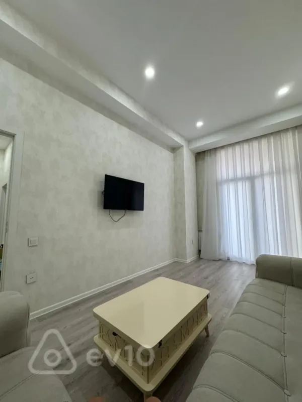 Kirayə verilir 2 otaqlı yeni tikili 66 m²