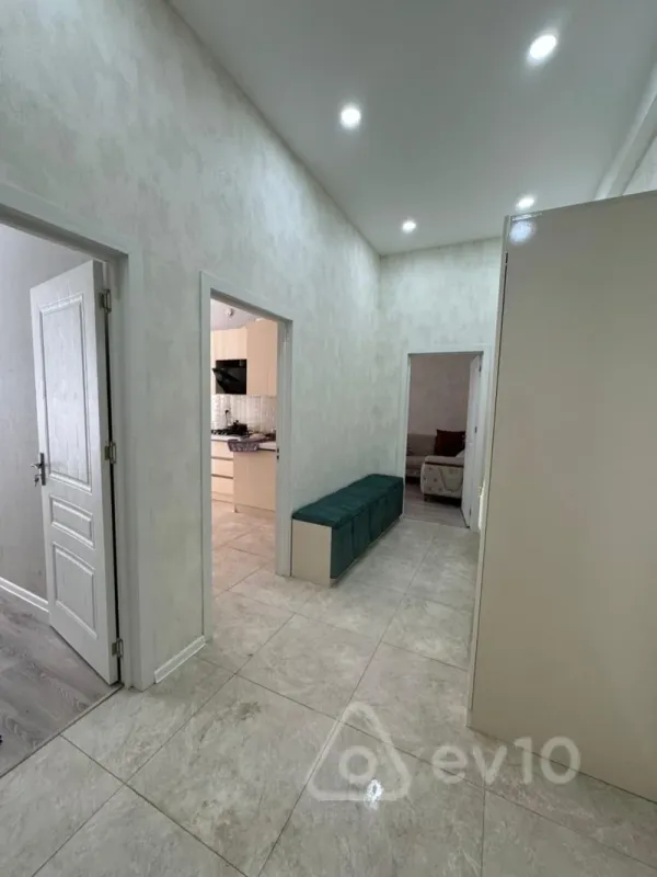 Kirayə verilir 2 otaqlı yeni tikili 66 m²