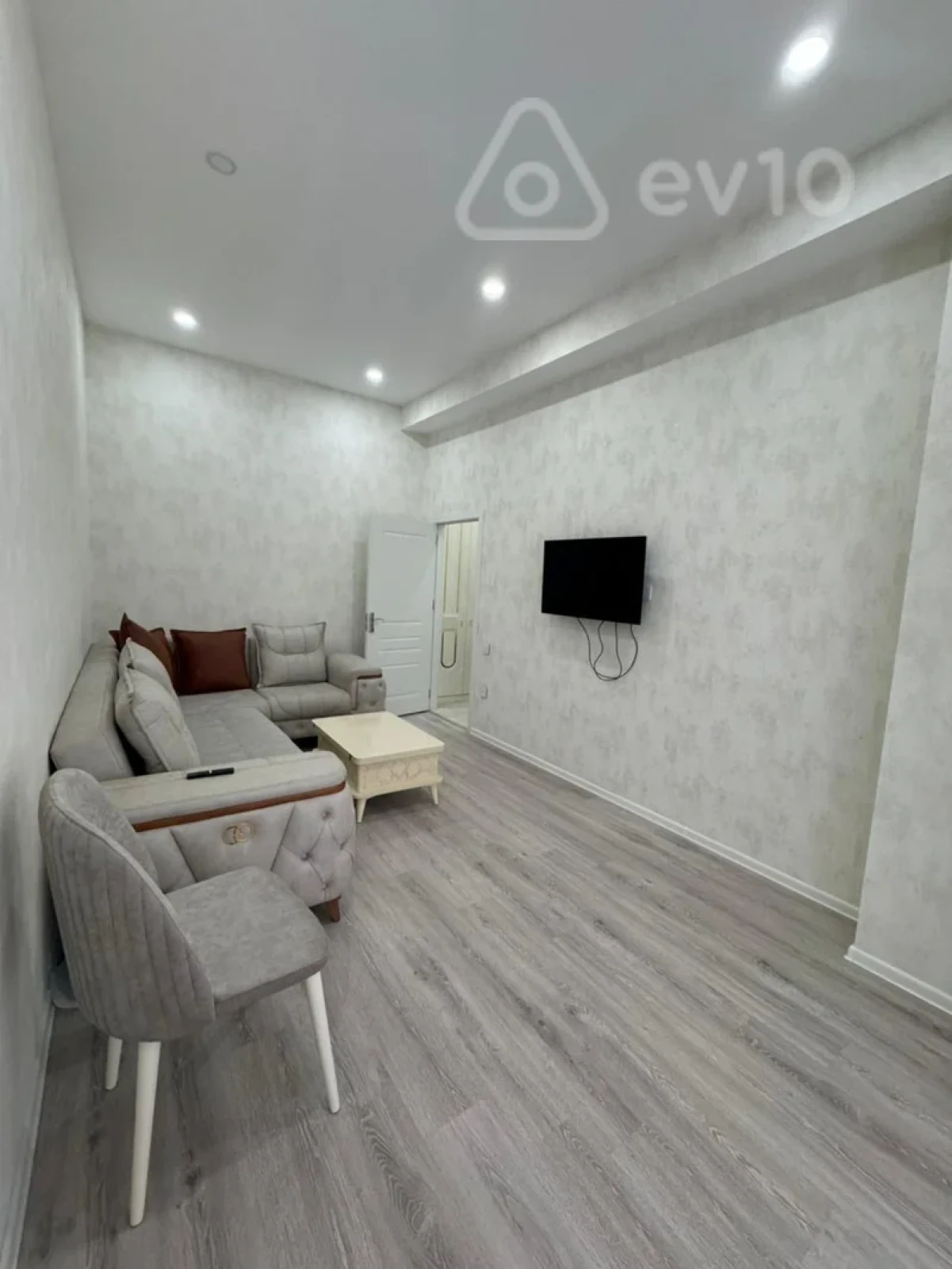 Kirayə verilir 2 otaqlı yeni tikili 66 m²