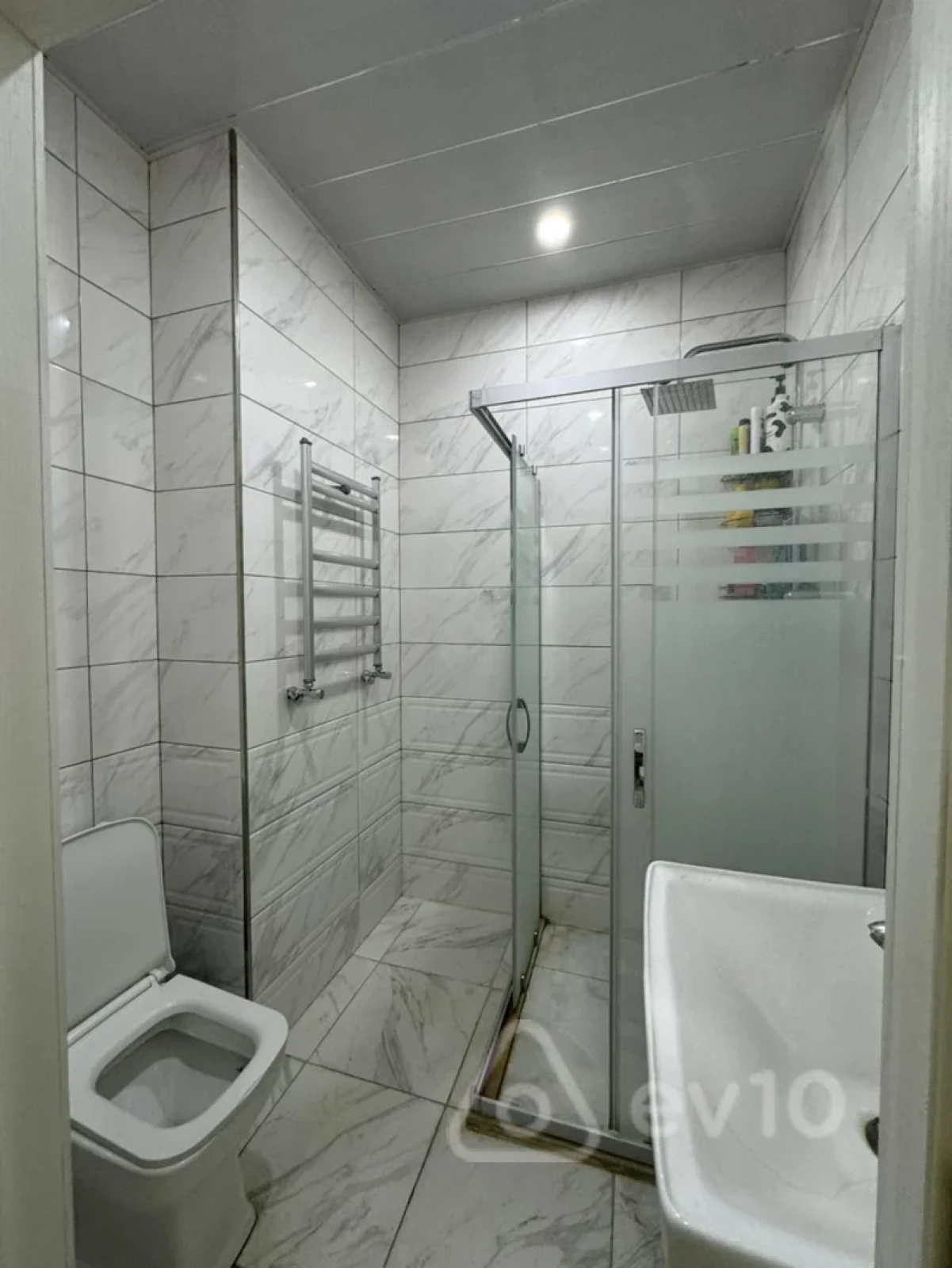 Kirayə verilir 2 otaqlı yeni tikili 66 m²