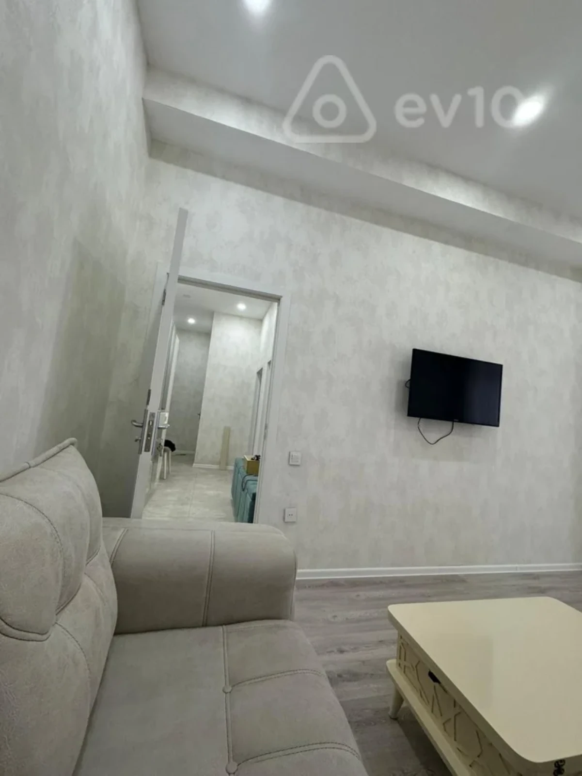 Kirayə verilir 2 otaqlı yeni tikili 66 m²