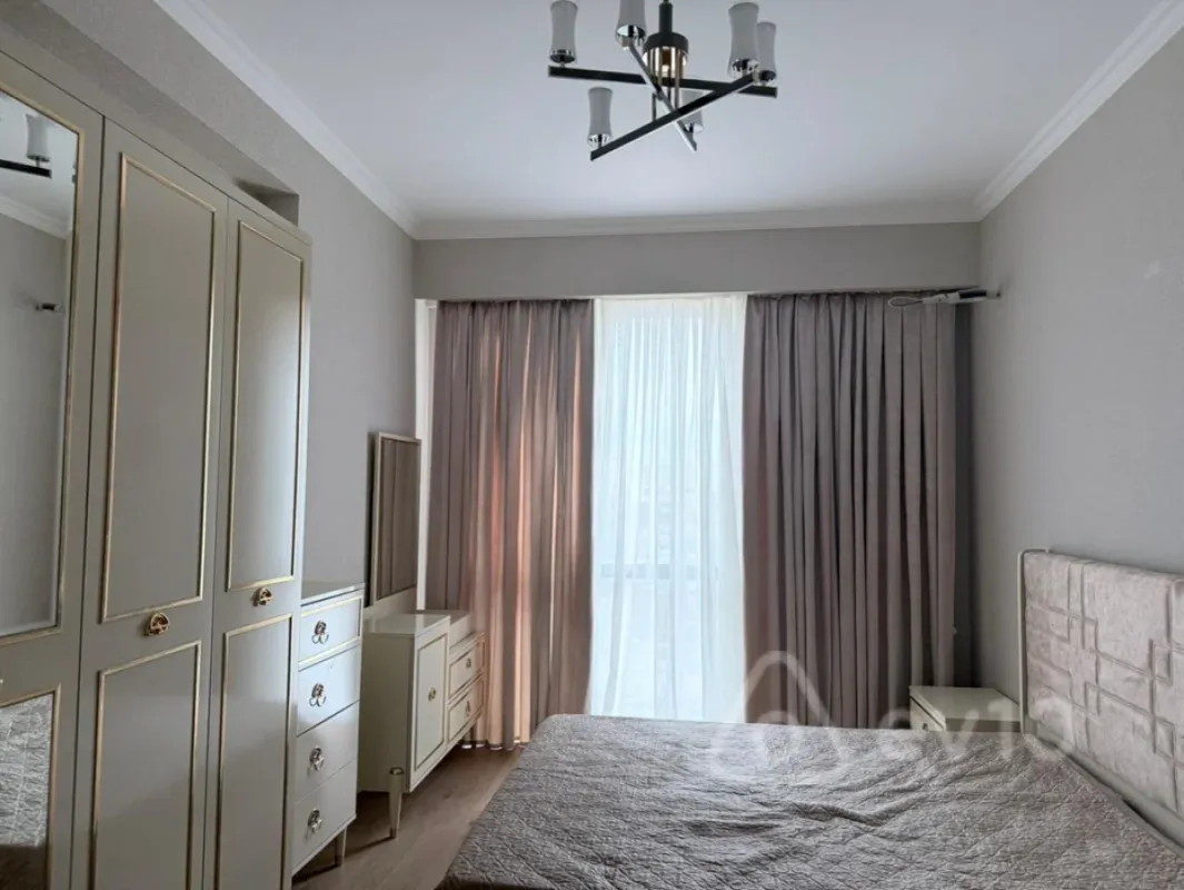 Kirayə verilir 3 otaqlı yeni tikili 80 m²