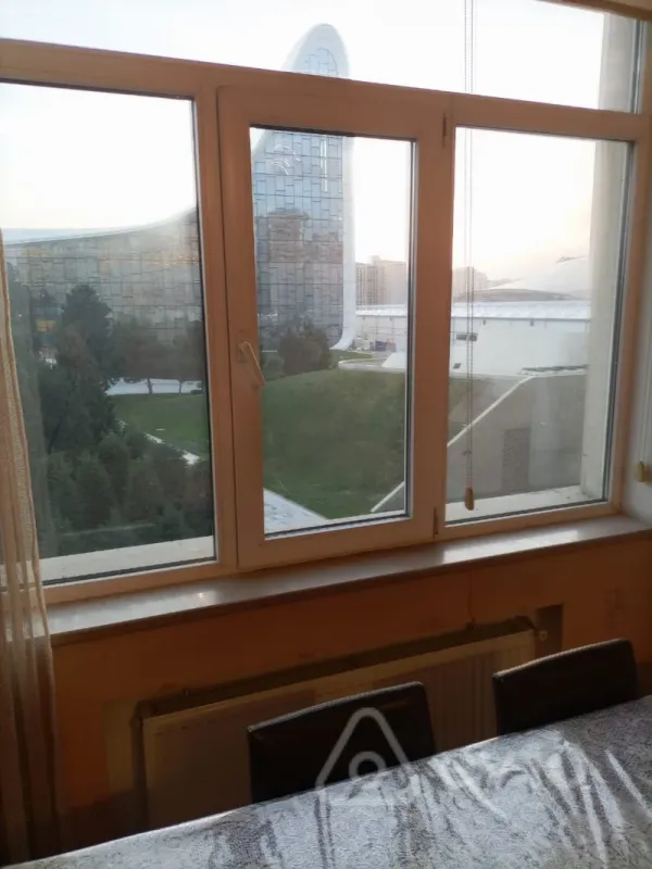 Kirayə verilir 3 otaqlı yeni tikili 100 m²