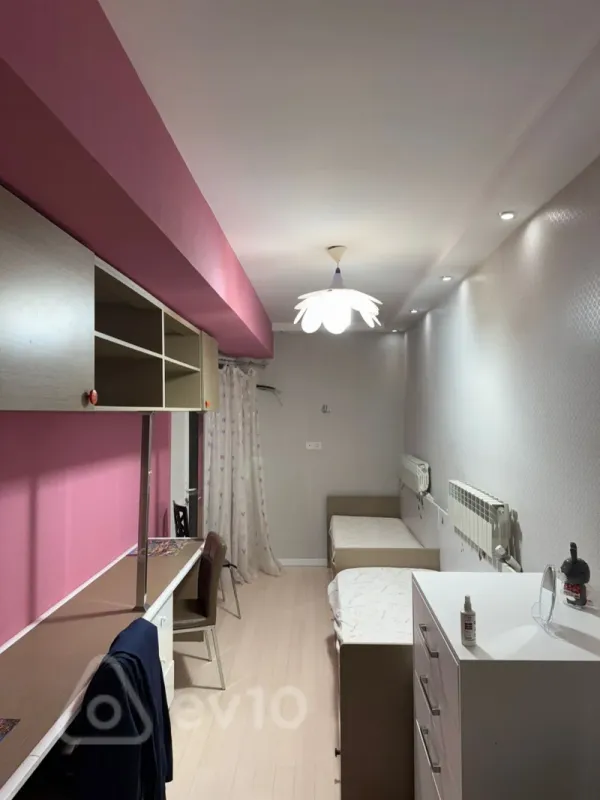 Kirayə verilir 3 otaqlı yeni tikili 130 m²