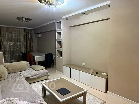 Kirayə verilir 3 otaqlı yeni tikili 130 m²