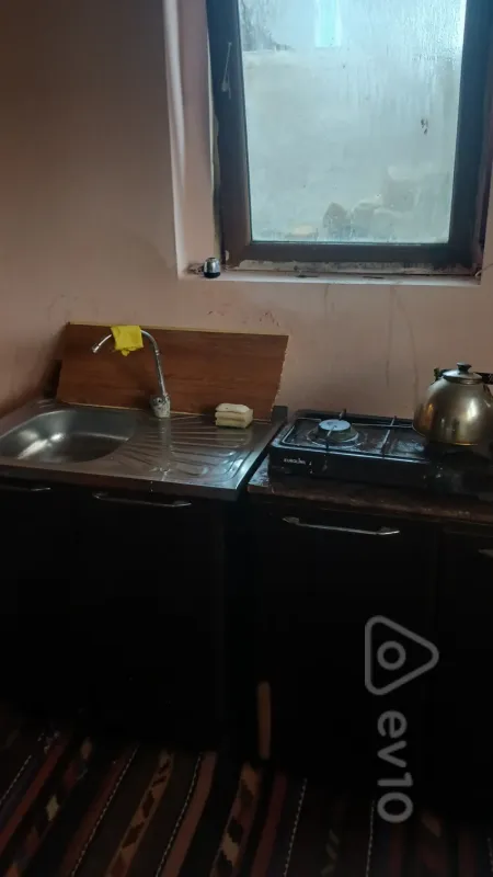 Kirayə verilir 2 otaqlı köhnə tikili 40 m²