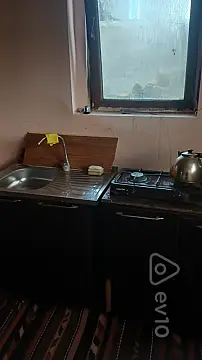 Kirayə verilir 2 otaqlı köhnə tikili 40 m²