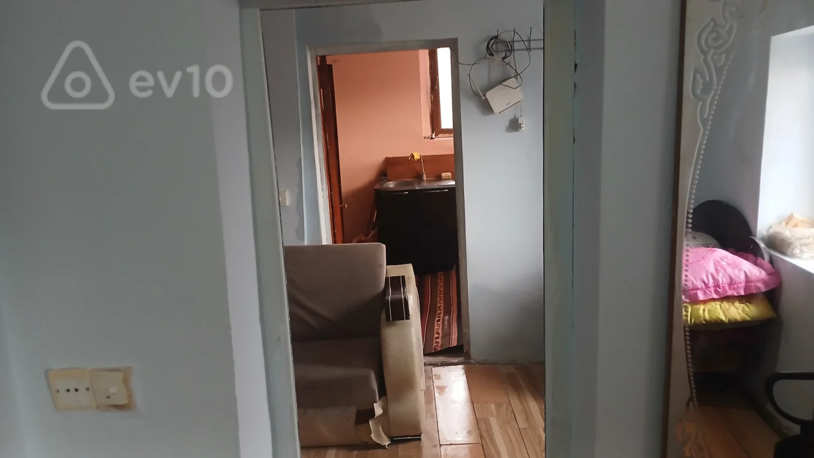 Kirayə verilir 2 otaqlı köhnə tikili 40 m²
