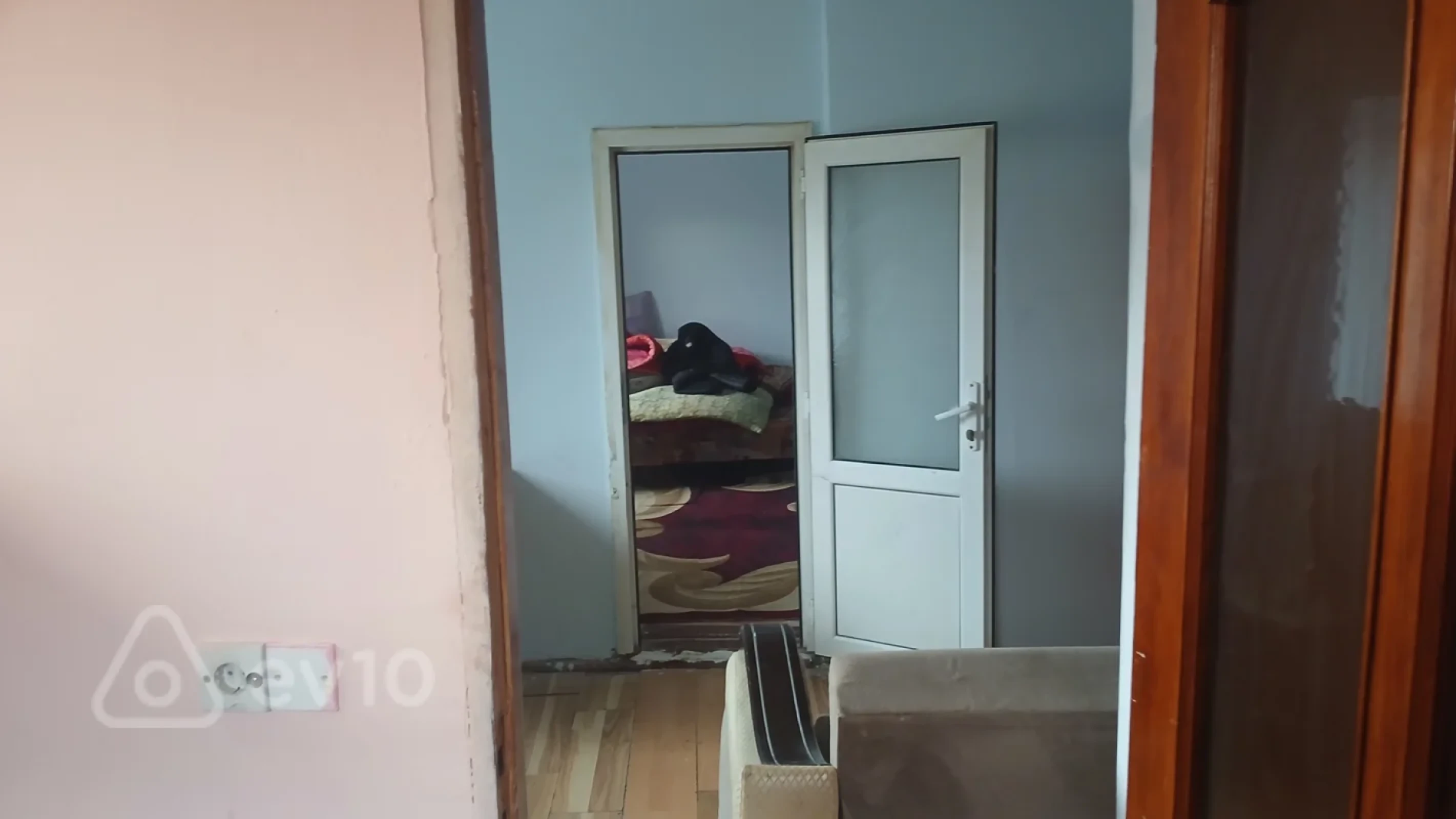 Kirayə verilir 2 otaqlı köhnə tikili 40 m²