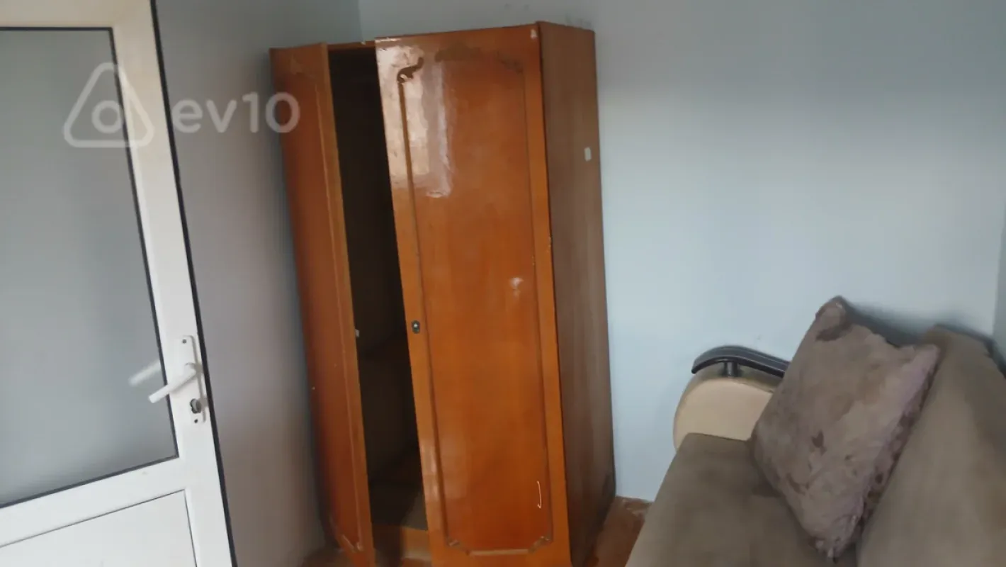 Kirayə verilir 2 otaqlı köhnə tikili 40 m²