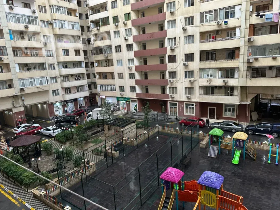 Kirayə verilir 2 otaqlı yeni tikili 75 m²