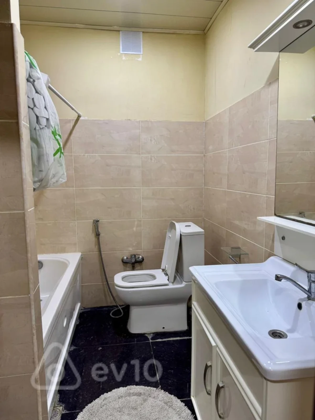 Kirayə verilir 2 otaqlı yeni tikili 75 m²