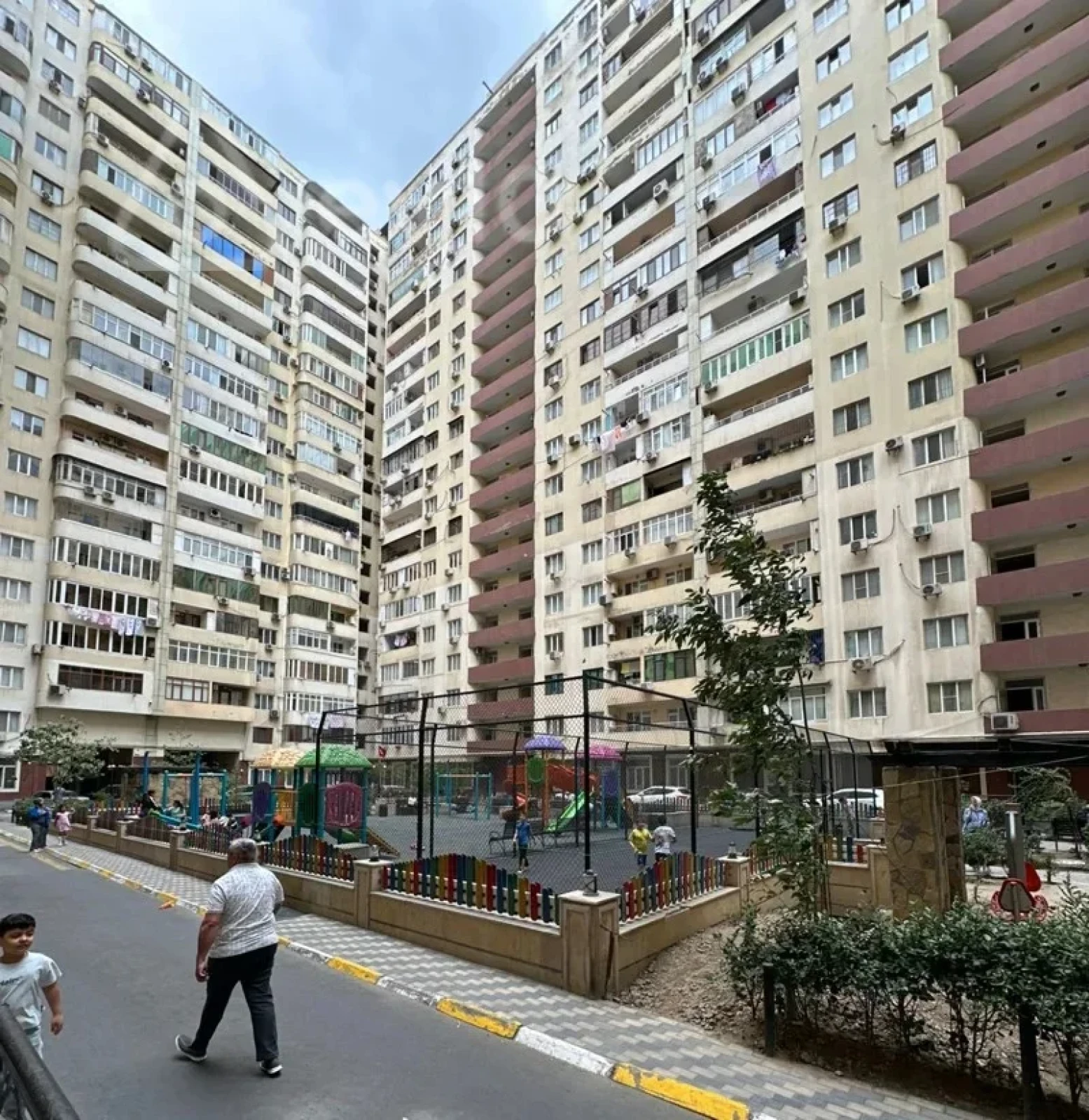 Kirayə verilir 2 otaqlı yeni tikili 75 m²