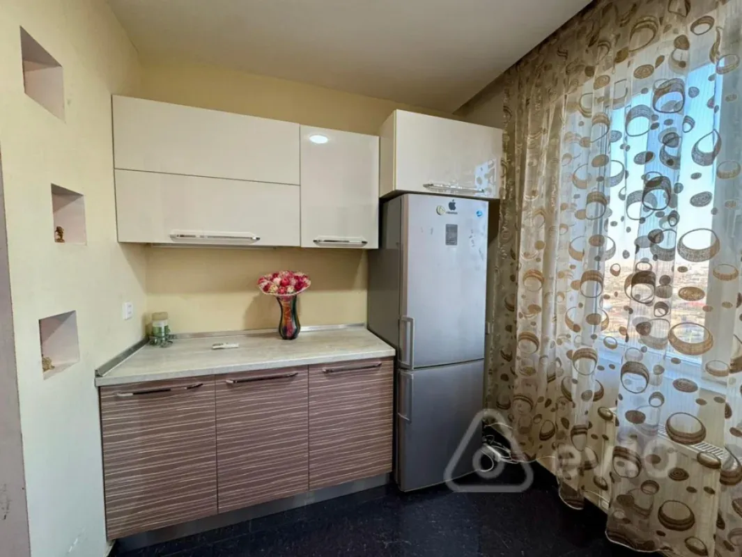 Kirayə verilir 2 otaqlı yeni tikili 75 m²