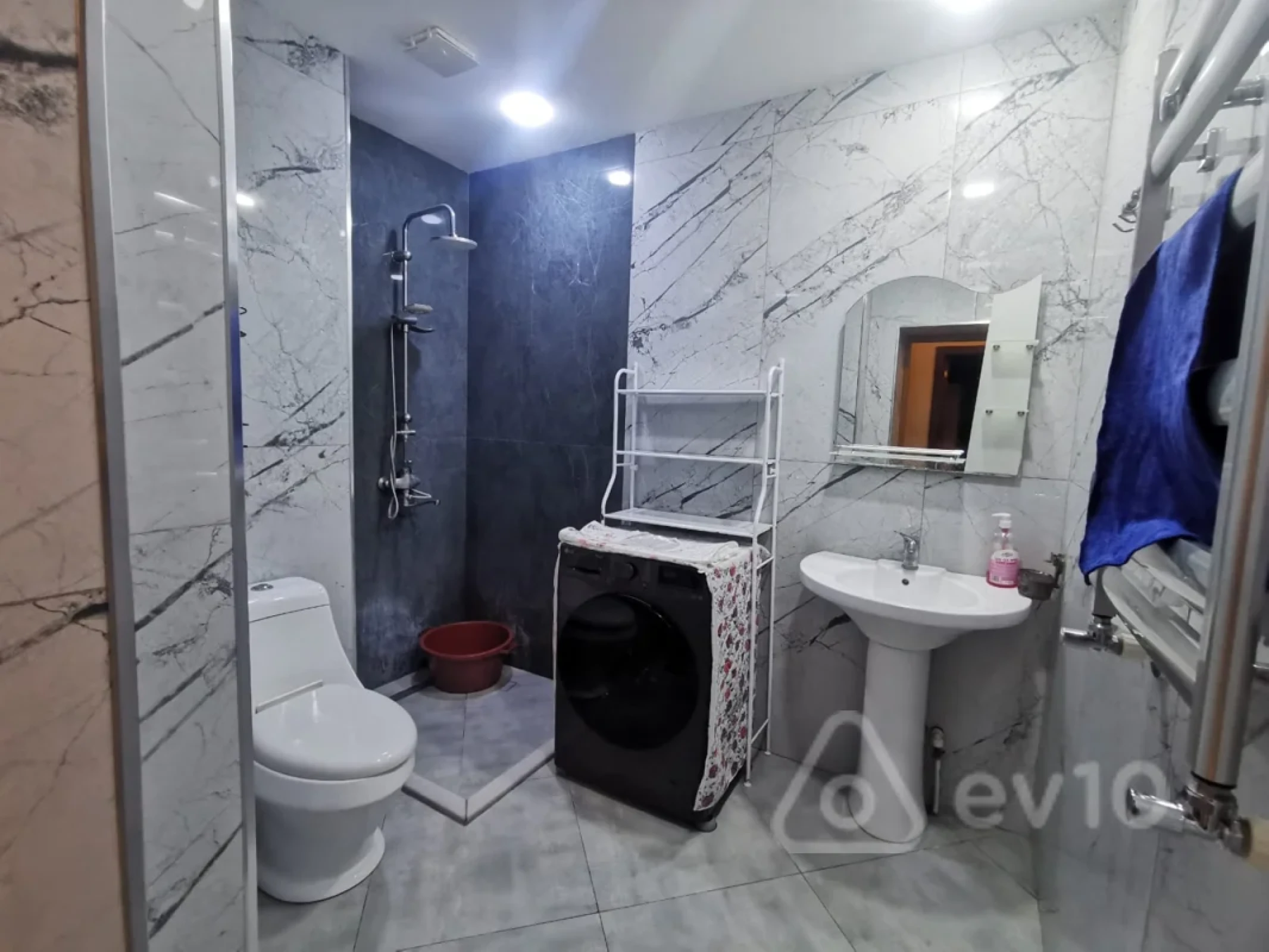 Kirayə verilir 3 otaqlı yeni tikili 75 m²