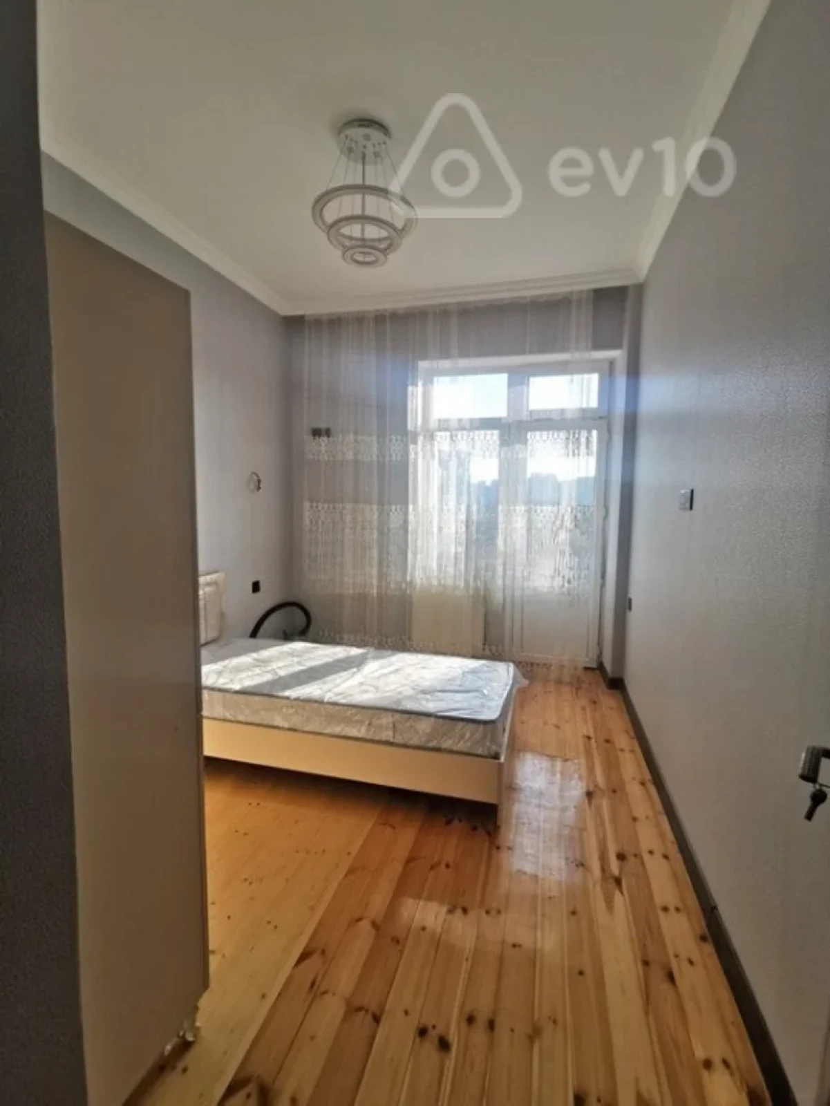 Kirayə verilir 3 otaqlı yeni tikili 75 m²