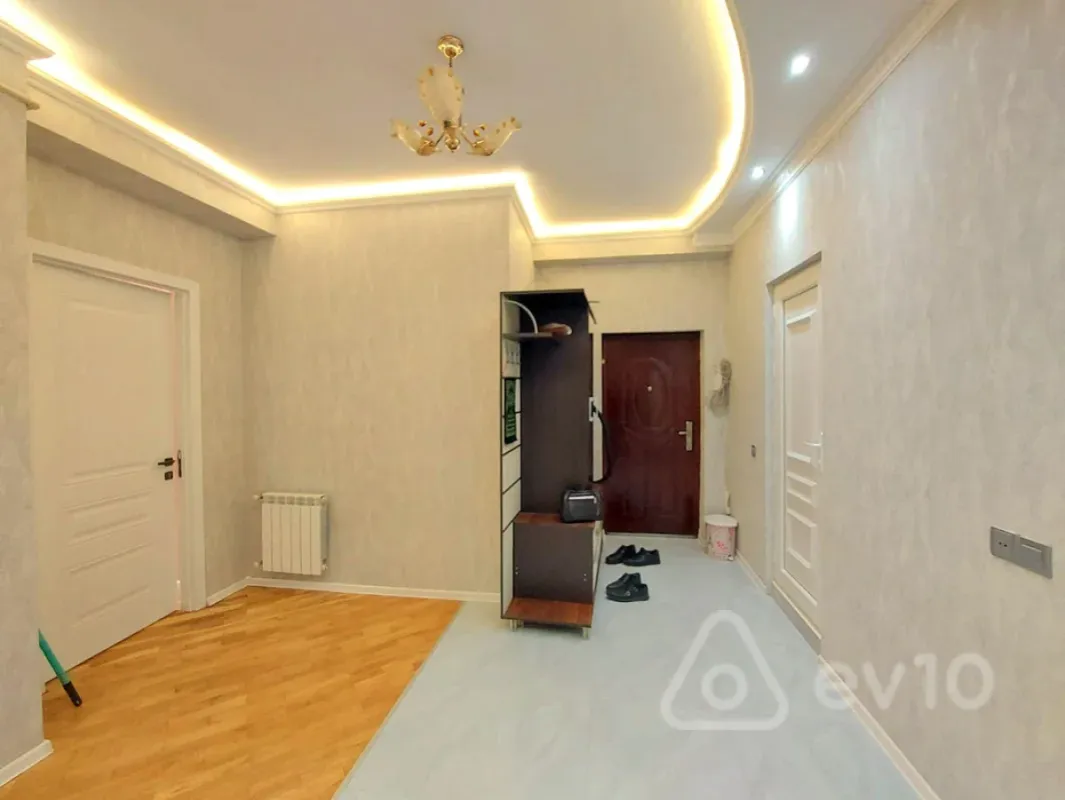 Satılır 2 otaqlı yeni tikili 74 m²