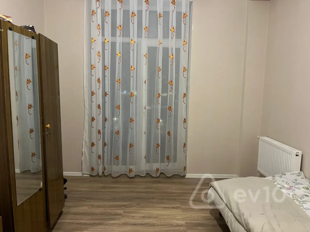 Kirayə verilir 2 otaqlı köhnə tikili 60 m²