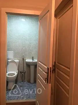 Kirayə verilir 2 otaqlı köhnə tikili 60 m²