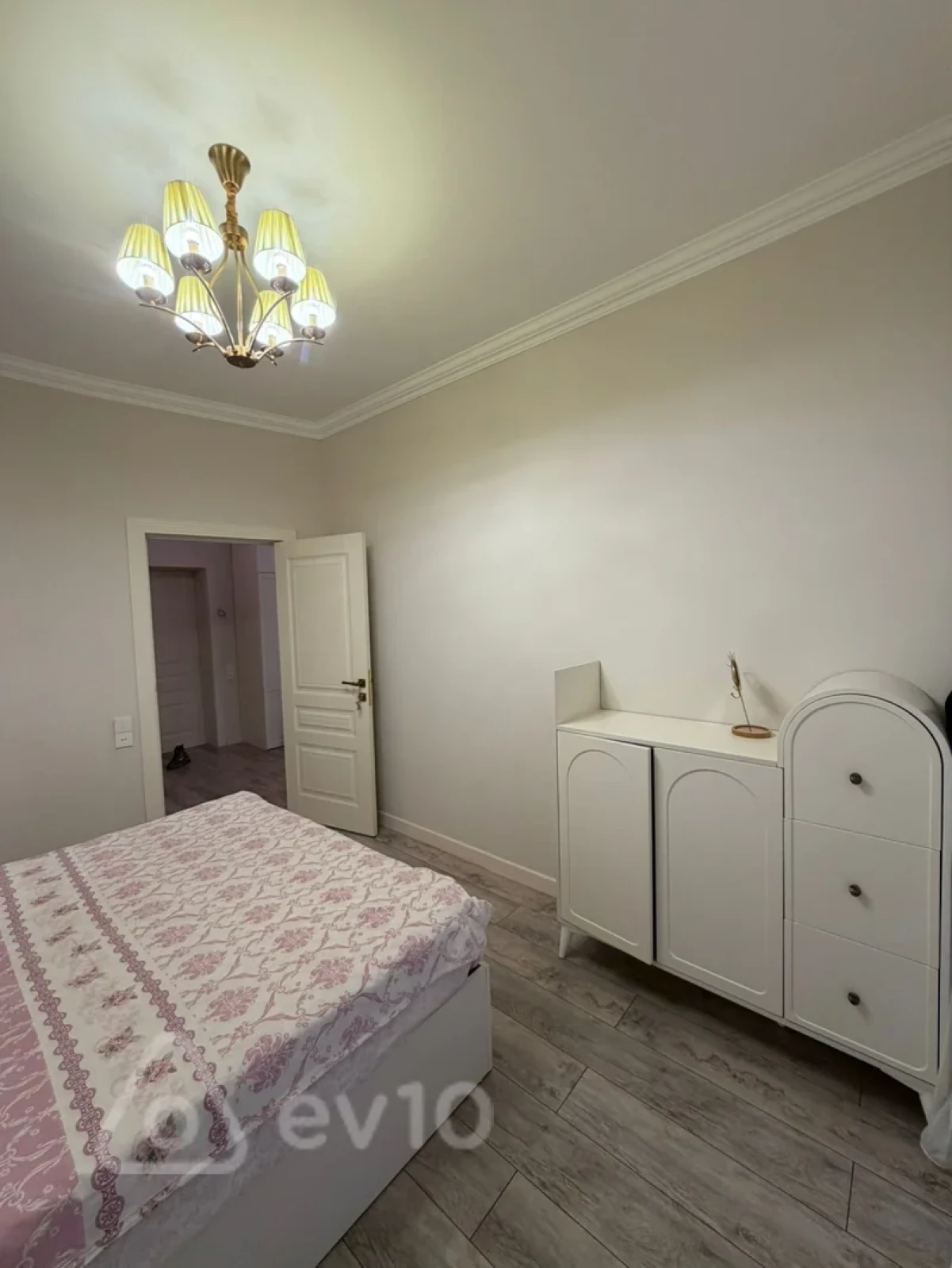 Kirayə verilir 2 otaqlı yeni tikili 60 m²