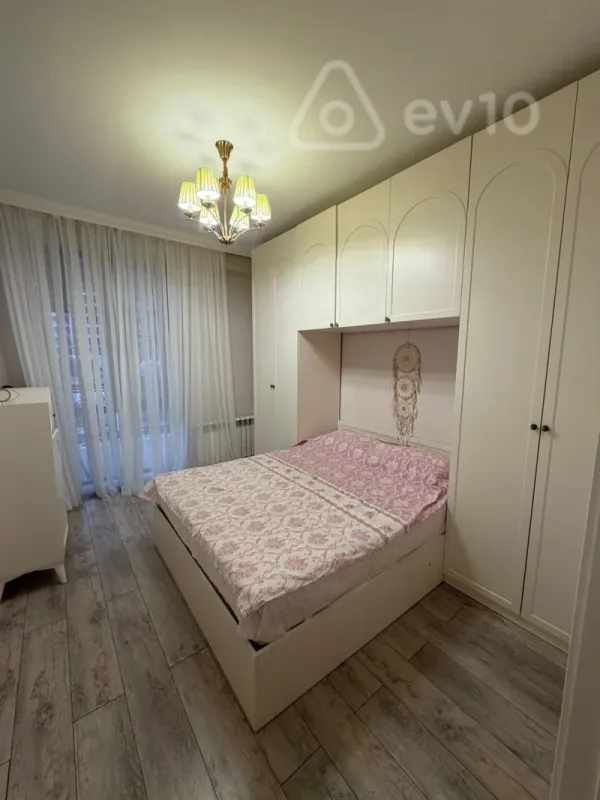 Kirayə verilir 2 otaqlı yeni tikili 60 m²