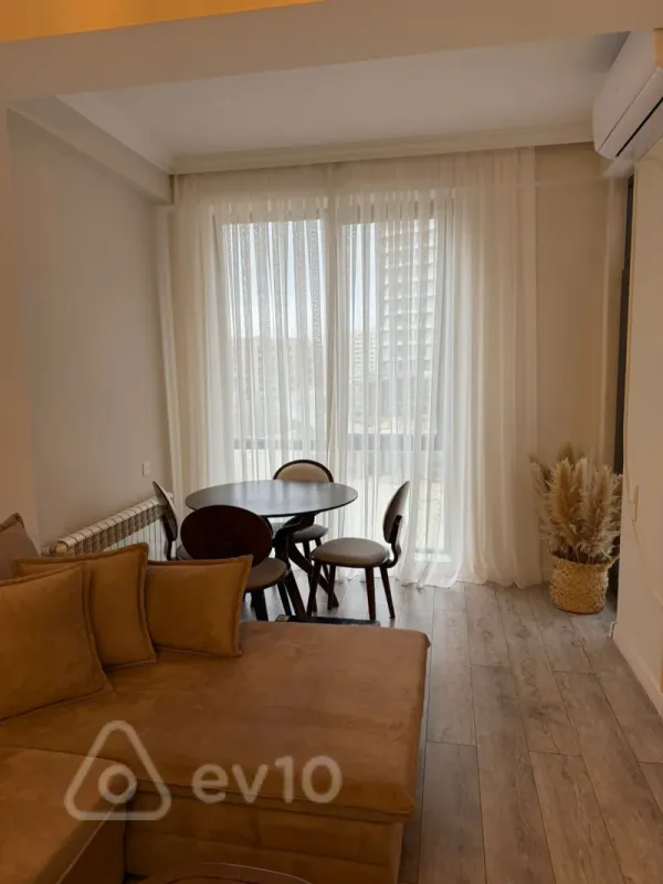 Kirayə verilir 2 otaqlı yeni tikili 60 m²