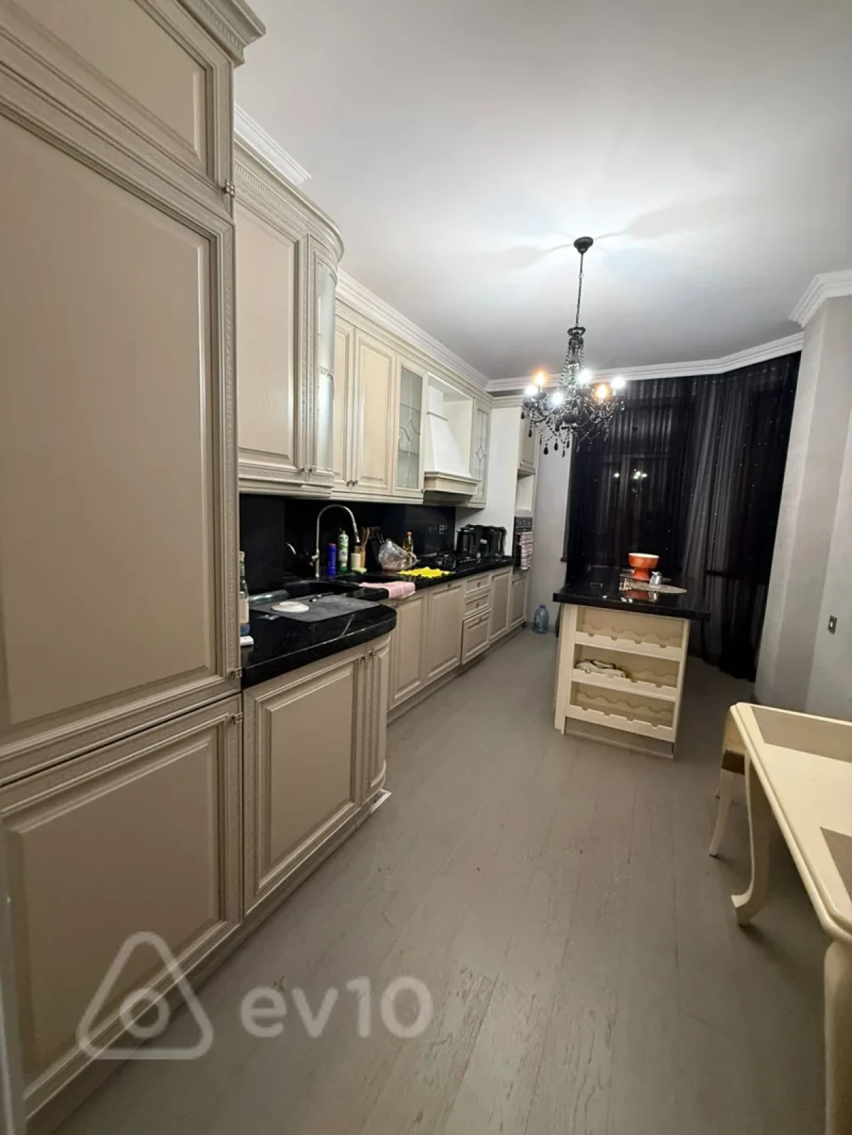 Kirayə verilir 2 otaqlı yeni tikili 95 m²