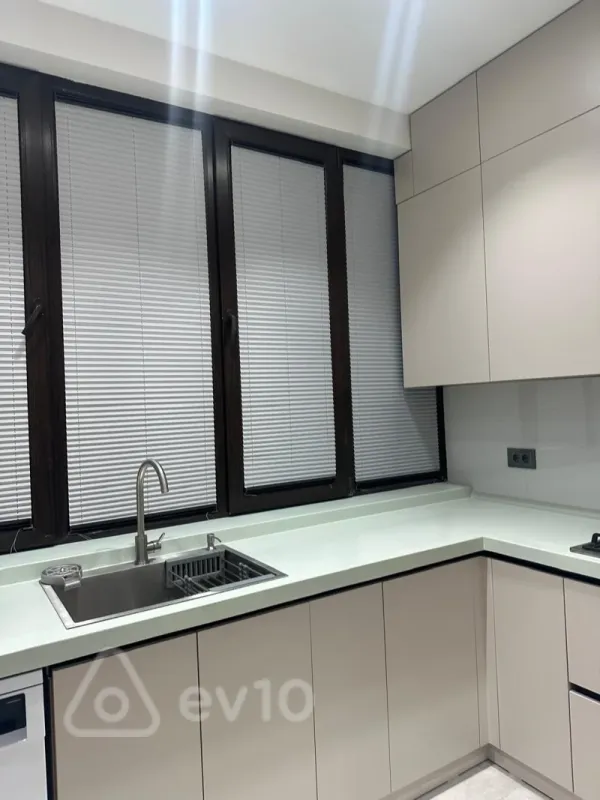 Kirayə verilir 2 otaqlı yeni tikili 75 m²