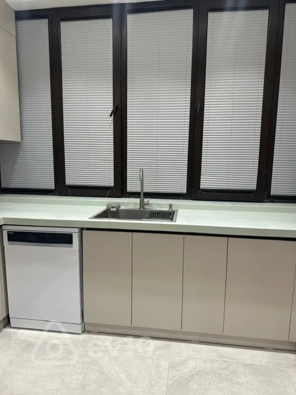 Kirayə verilir 2 otaqlı yeni tikili 75 m²