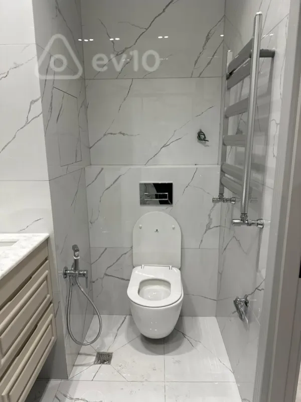 Kirayə verilir 2 otaqlı yeni tikili 75 m²